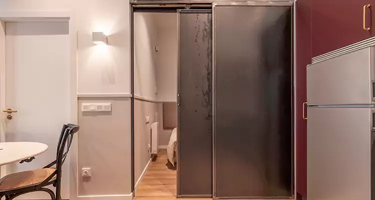We Fix Closet Sliding Door in Alafaya, FL 