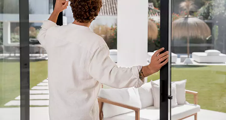 Fix Backyard Sliding Door Hard To Operate in Alafaya, FL